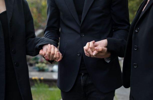 Come sostenere una persona che ha appena subito un lutto 95f85c36